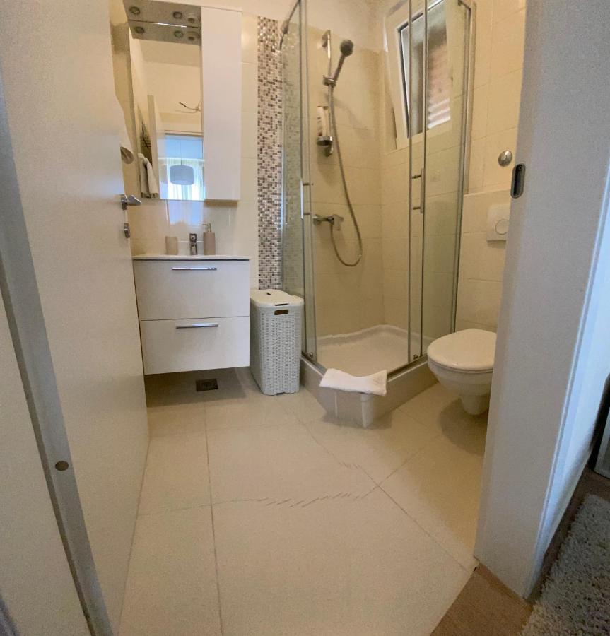 Villa Pergola -Apartment Roko Млини Екстер'єр фото